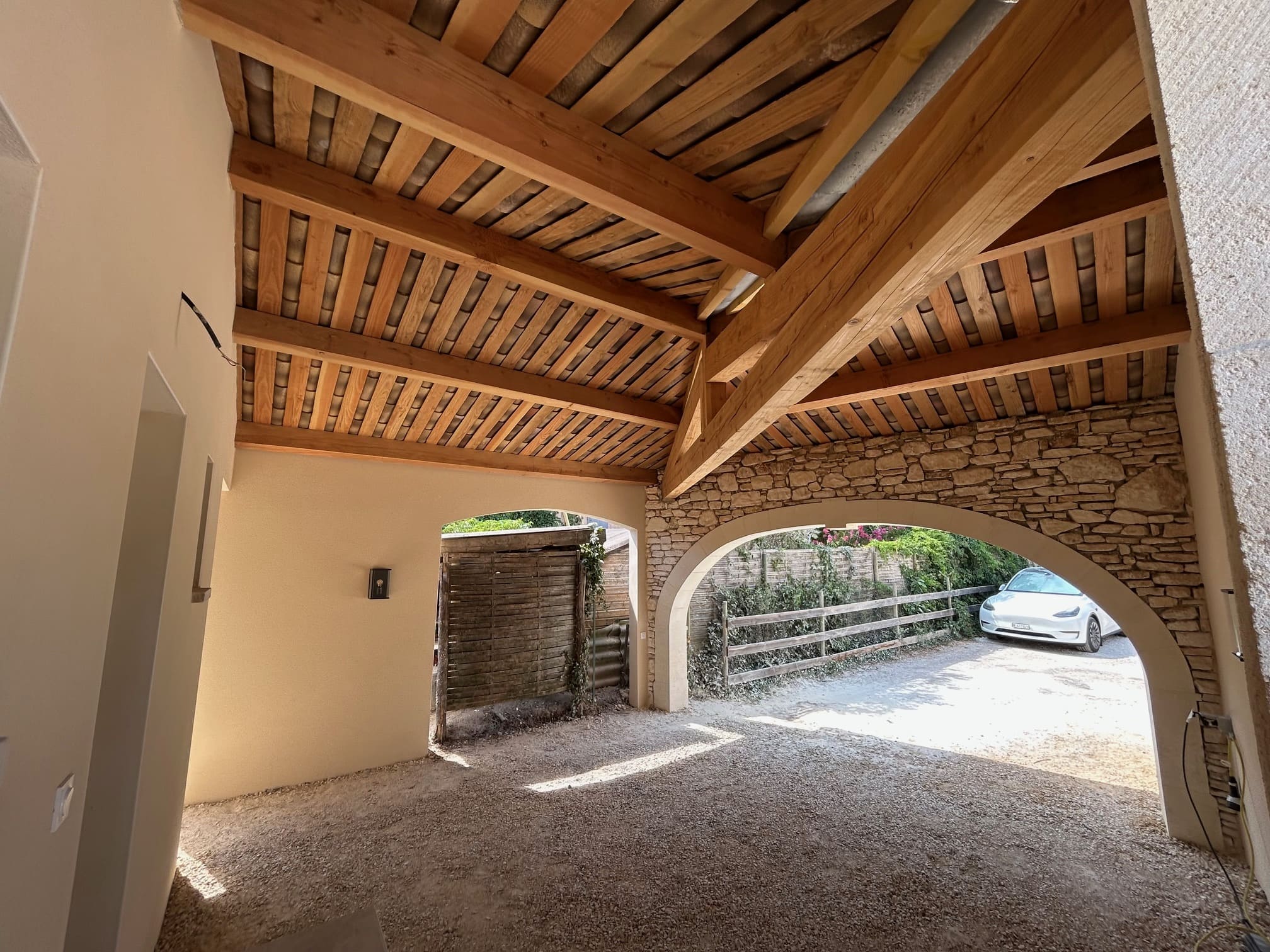 Charpente neuve Douglas et toiture traditionnelle - Miniature 3